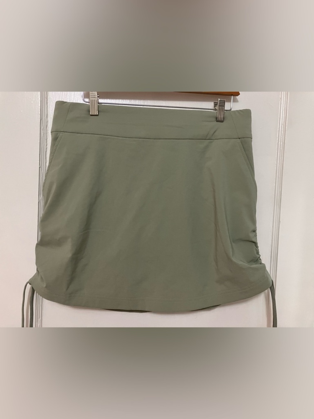 Columbia Light Olive Green Ruched Skort Large